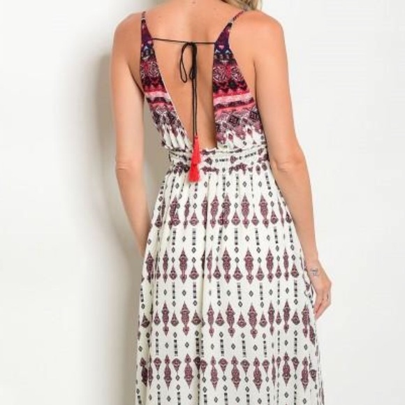 ❗️CLOSING SALE❗️ Ivory Magenta V Neck Maxi Dress - Picture 3 of 3